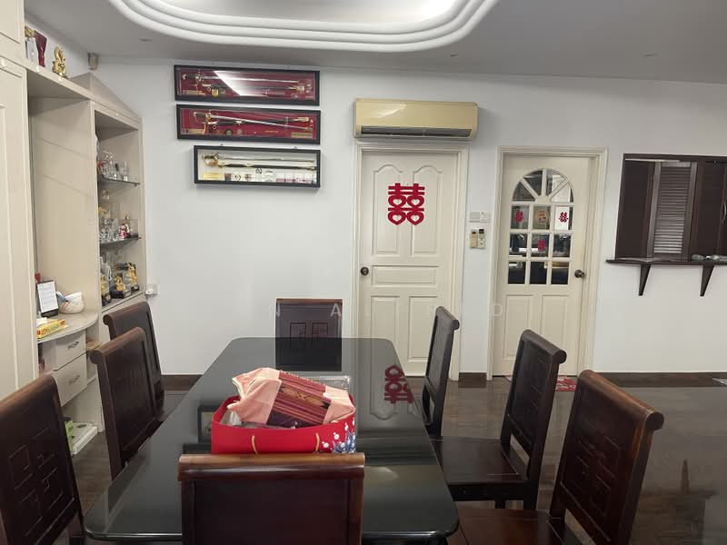 Hong Lee place, Hong Lee place, 6 Bedrooms, 3,800 sqft, Semi-Detached House For Sale, by Tan Alfred, 500186443 - Dining Room - PropertyGuru.com.sg