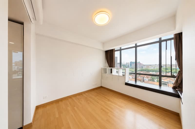 Oasis Garden, 55 Jalan Bunga Rampai, 2 Bedrooms, 1,033 sqft, Condominium For Rent, by Alex Lee, 500186445 - Master Bedroom - PropertyGuru.com.sg