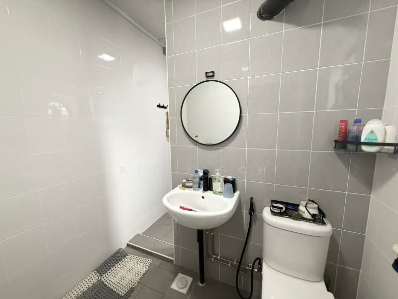 835 Woodlands Street 83, 835 Woodlands Street 83, 4 Bedrooms, 1,582 sqft, HDB Flat For Sale, by Billy Goh, 500186446 - Bathroom - PropertyGuru.com.sg