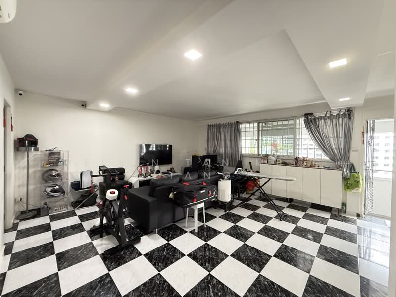 122 Teck Whye Lane, 122 Teck Whye Lane, 3 Bedrooms, 1,108 sqft, HDB Flat For Sale, by Melvin Tan Meng Liang, 500186449 - Living Room - PropertyGuru.com.sg
