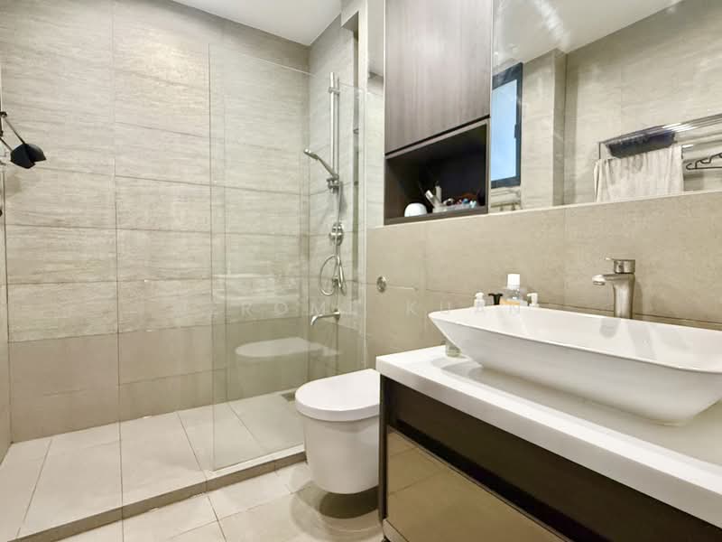 Three 11, 311 Upper Thomson Road, 3 Bedrooms, 936 sqft, Apartment For Sale, by Jerome Kuan, 500186450 - Bathroom - PropertyGuru.com.sg