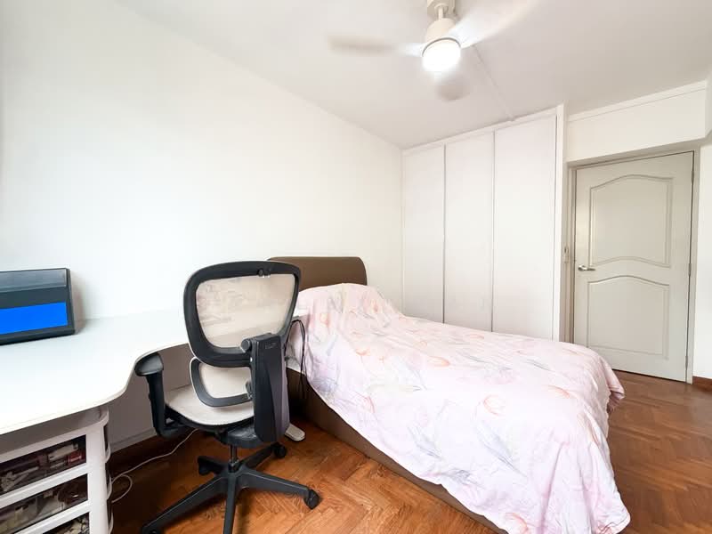 434 Hougang Avenue 8, 434 Hougang Avenue 8, 4 Bedrooms, 131 sqft, HDB Flat For Sale, by Janlex Tan, 500186454 - Bedroom - PropertyGuru.com.sg