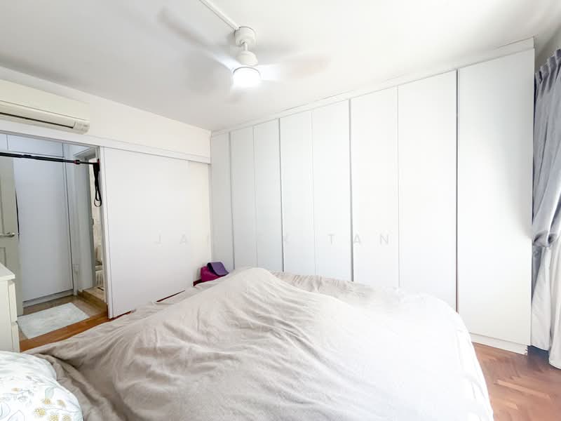 434 Hougang Avenue 8, 434 Hougang Avenue 8, 4 Bedrooms, 131 sqft, HDB Flat For Sale, by Janlex Tan, 500186454 - Bedroom - PropertyGuru.com.sg
