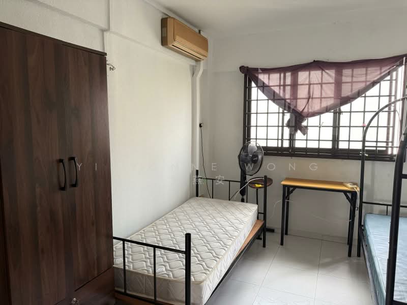 662 Yishun Avenue 4, 662 Yishun Avenue 4, Room Rental, 150 sqft, HDB Flat For Rent, by Yinvonne Wong 黄燕安, 500186467 - Bedroom - PropertyGuru.com.sg