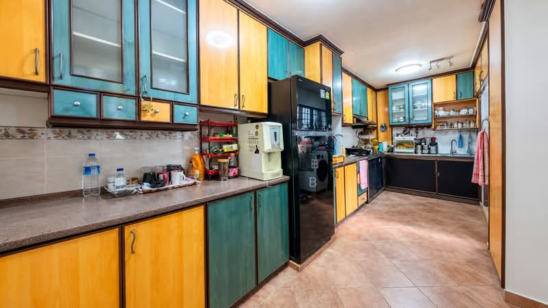 657 Hougang Avenue 8, 657 Hougang Avenue 8, 3 Bedrooms, 1,291 sqft, HDB Flat For Sale, by Avril Bin, 500186470 - Kitchen - PropertyGuru.com.sg