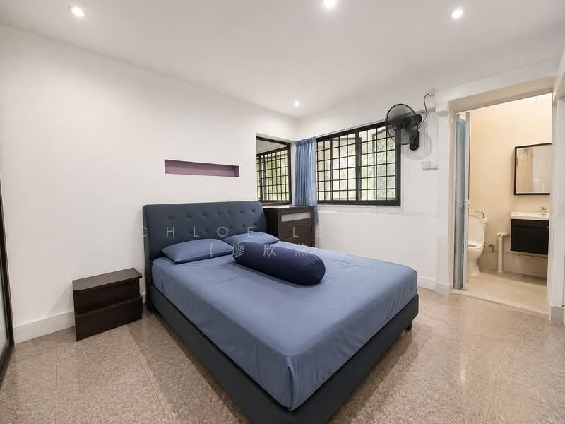 241 Hougang Street 22, 241 Hougang Street 22, 2 Bedrooms, 829 sqft, HDB Flat For Sale, by Chloe Leong (廖欣燕), 500186474 - Bedroom - PropertyGuru.com.sg
