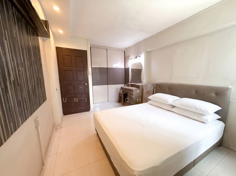 121 Ang Mo Kio Avenue 3, 121 Ang Mo Kio Avenue 3, 2 Bedrooms, 721 sqft, HDB Flat For Sale, by Eunice Chong, 500186503 - Bedroom - PropertyGuru.com.sg