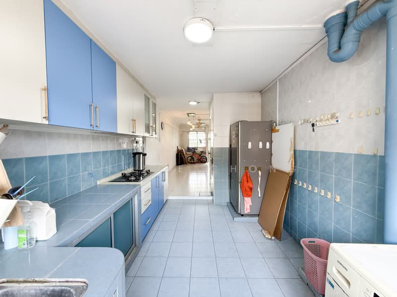 121 Ang Mo Kio Avenue 3, 121 Ang Mo Kio Avenue 3, 2 Bedrooms, 721 sqft, HDB Flat For Sale, by Eunice Chong, 500186503 - Kitchen - PropertyGuru.com.sg