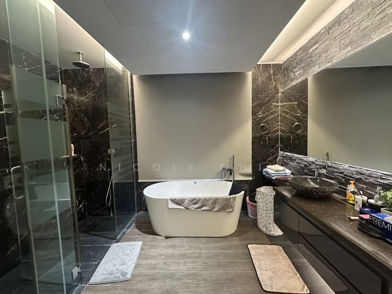 Seletar Hills Estate, Jalan Sindor, 5 Bedrooms, 5,500 sqft, Semi-Detached House For Sale, by Nicole Chia, 500186508 - Bathroom - PropertyGuru.com.sg