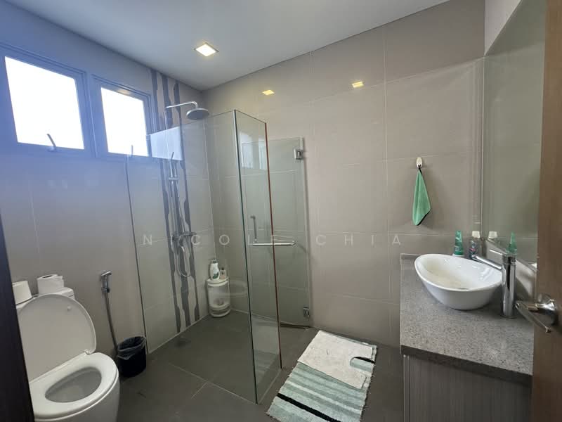 Seletar Hills Estate, Jalan Sindor, 5 Bedrooms, 5,500 sqft, Semi-Detached House For Sale, by Nicole Chia, 500186508 - Bathroom - PropertyGuru.com.sg