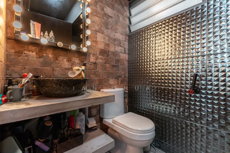 310C Punggol Walk, 310C Punggol Walk, 2 Bedrooms, 1,205 sqft, HDB Flat For Sale, by Ian Chua, 500186522 - Bathroom - PropertyGuru.com.sg