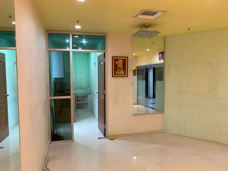 Bukit Timah Shopping Centre, 170 Upper Bukit Timah Road, 269 sqft, Mall Shop For Sale, by Don Lim, 500186525 - Interior - CommercialGuru.com.sg