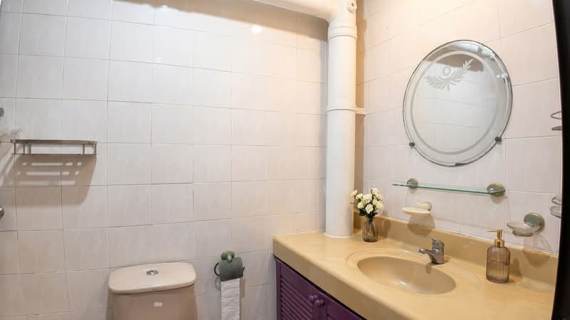 730 Tampines Street 71, 730 Tampines Street 71, 4 Bedrooms, 1,335 sqft, HDB Flat For Sale, by Shanel Liew, 500186535 - Bathroom - PropertyGuru.com.sg