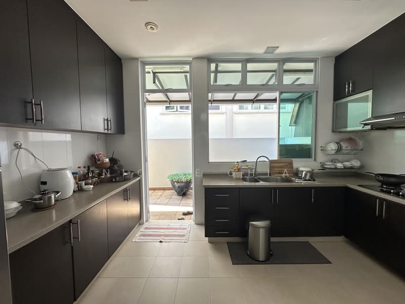 Seletar Hills Estate, Jalan Redop, 5 Bedrooms, 4,000 sqft, Corner Terrace For Sale, by Nicole Chia, 500186539 - Kitchen - PropertyGuru.com.sg
