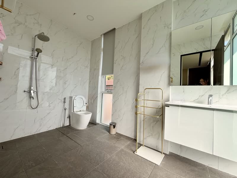 Rare Sea View / Park view detached, Pasir Ris Road, 6 Bedrooms, 8,000 sqft, Detached House For Sale, by Raycher MF Lim, 500186555 - Bathroom - PropertyGuru.com.sg