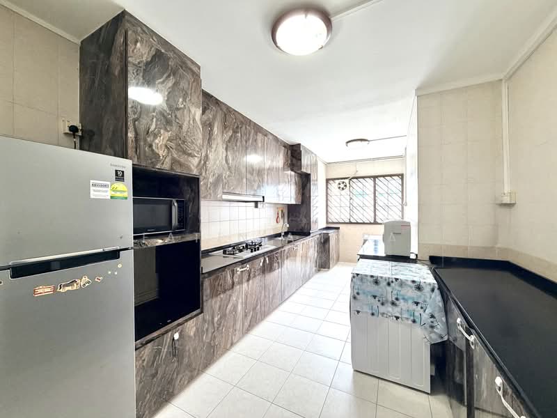 143 Petir Road, 143 Petir Road, 2 Bedrooms, 786 sqft, HDB Flat For Sale, by Fatin Amira, 500186559 - Kitchen - PropertyGuru.com.sg