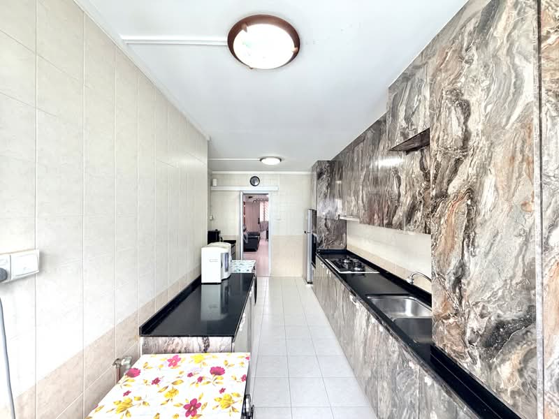 143 Petir Road, 143 Petir Road, 2 Bedrooms, 786 sqft, HDB Flat For Sale, by Fatin Amira, 500186559 - Kitchen - PropertyGuru.com.sg