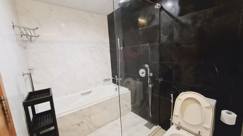 Centro Residences, 59 Ang Mo Kio Avenue 8, Room Rental, 200 sqft, Condominium For Rent, by Erica Yap, 500186562 - Bathroom - PropertyGuru.com.sg