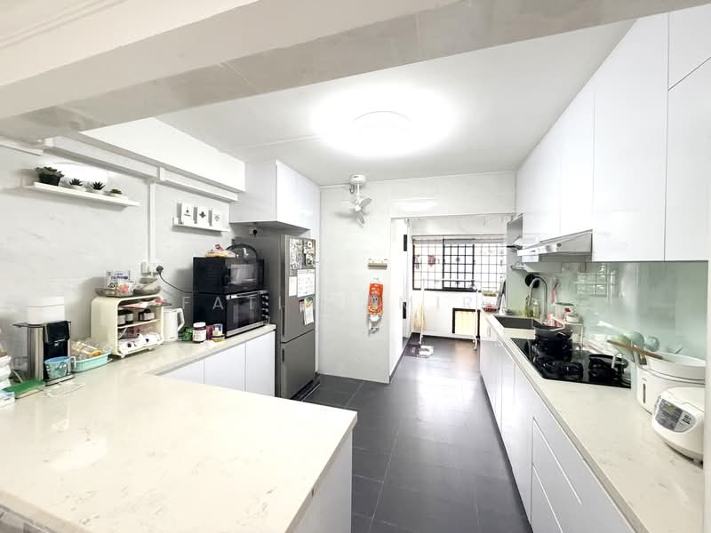 703 Tampines Street 71, 703 Tampines Street 71, 3 Bedrooms, 1,076 sqft, HDB Flat For Sale, by Fatin Amira, 500186565 - Kitchen - PropertyGuru.com.sg