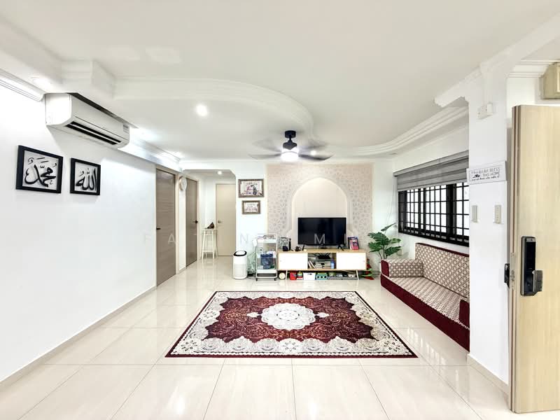 703 Tampines Street 71, 703 Tampines Street 71, 3 Bedrooms, 1,076 sqft, HDB Flat For Sale, by Fatin Amira, 500186565 - Living Room - PropertyGuru.com.sg