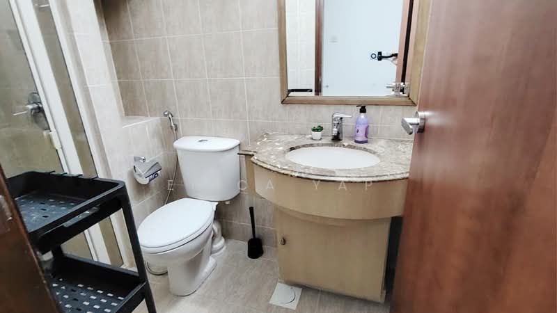 Tanglin View, 152 Prince Charles Crescent, Room Rental, 100 sqft, Condominium For Rent, by Erica Yap, 500186566 - Bathroom - PropertyGuru.com.sg