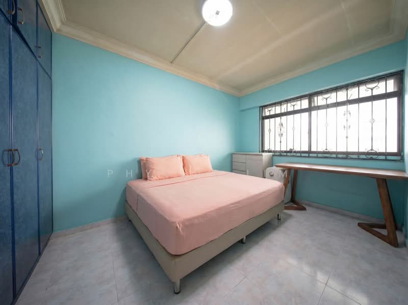 422 Canberra Road, 422 Canberra Road, 3 Bedrooms, 968 sqft, HDB Flat For Sale, by Phyllis Lim, 500186577 - Bedroom - PropertyGuru.com.sg