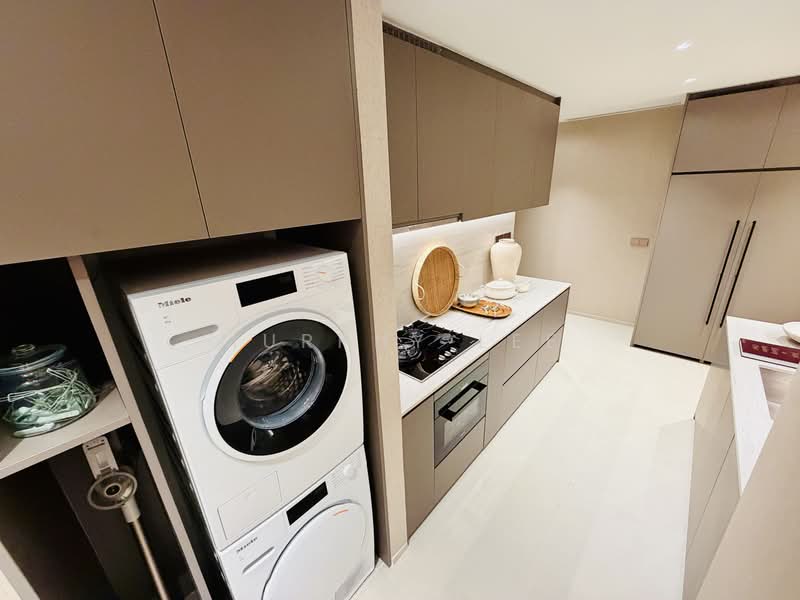 Aurea, 802 Beach Road, 3 Bedrooms, 1,001 sqft, Condominium For Sale, by Murphy Lee, 500186578 - Kitchen - PropertyGuru.com.sg