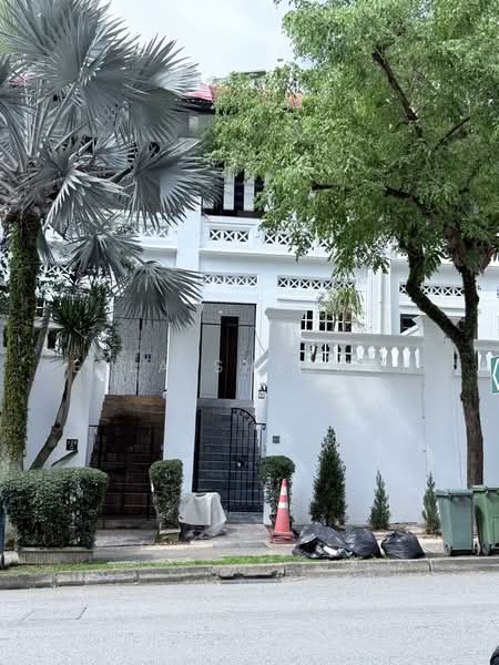 Cairnhill Conservation House, Cairnhill road, 3 Bedrooms, 2,500 sqft, Conservation House For Rent, by Ella Sherman, 500186584 - Exterior - PropertyGuru.com.sg