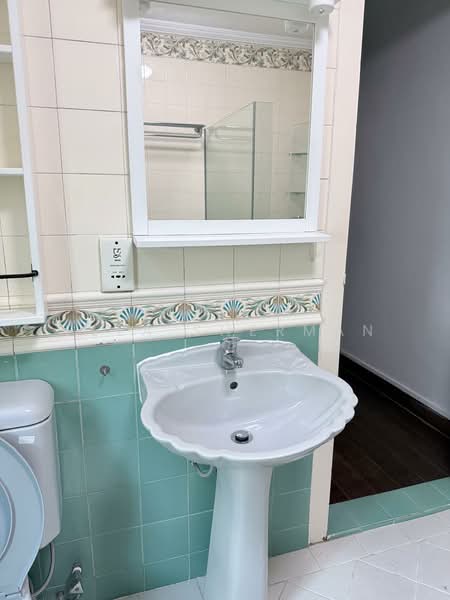 Cairnhill Conservation House, Cairnhill road, 3 Bedrooms, 2,500 sqft, Conservation House For Rent, by Ella Sherman, 500186584 - Bathroom - PropertyGuru.com.sg
