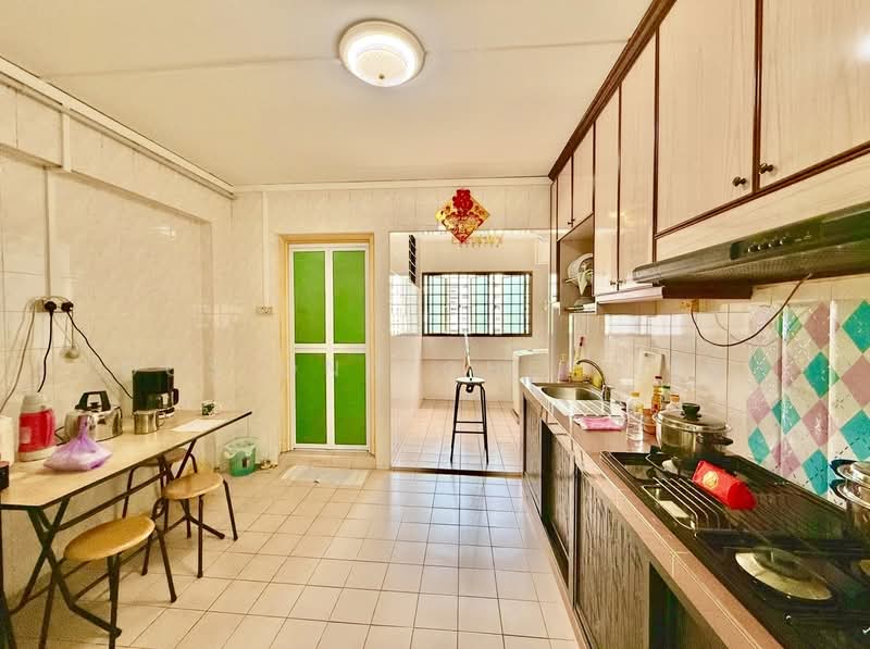 641 Jurong West Street 61, 641 Jurong West Street 61, 3 Bedrooms, 1,076 sqft, HDB Flat For Sale, by OCS ONG CHEE SIN, 500186585 - Kitchen - PropertyGuru.com.sg