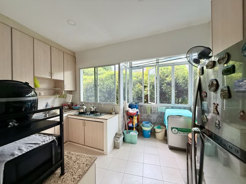 Thomson Garden Estate, Sin Ming Road, 3 Bedrooms, 1,450 sqft, Terraced House For Sale, by Roy Chua, 500186588 - Kitchen - PropertyGuru.com.sg