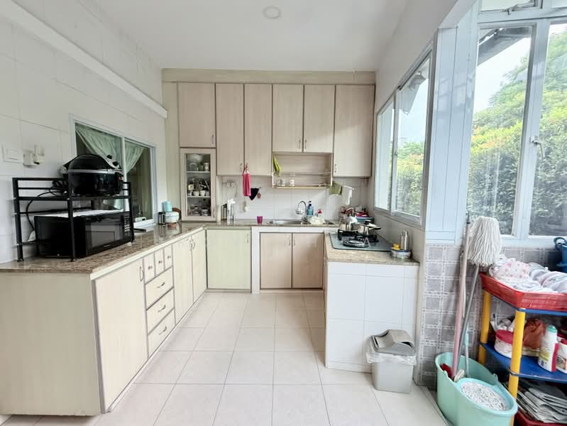 Thomson Garden Estate, Sin Ming Road, 3 Bedrooms, 1,450 sqft, Terraced House For Sale, by Roy Chua, 500186588 - Kitchen - PropertyGuru.com.sg
