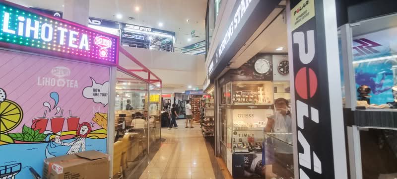Queensway Shopping Centre, 1 Queensway, 300 sqft, Mall Shop For Rent, by Michelle Tan, 500186589 - Interior - CommercialGuru.com.sg