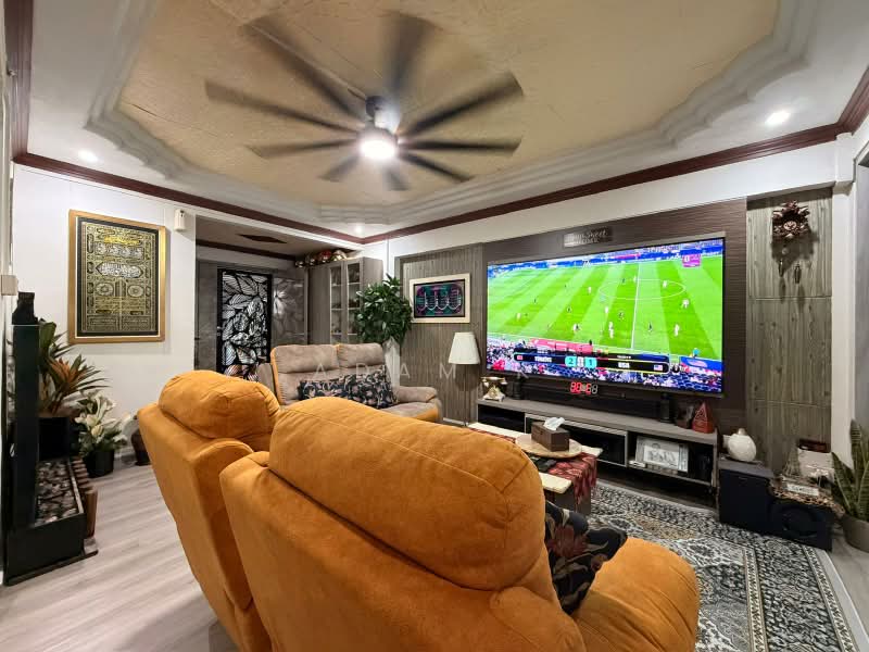 736 Woodlands Circle, 736 Woodlands Circle, 3 Bedrooms, 1,313 sqft, HDB Flat For Sale, by Adam K, 500186590 - Living Room - PropertyGuru.com.sg