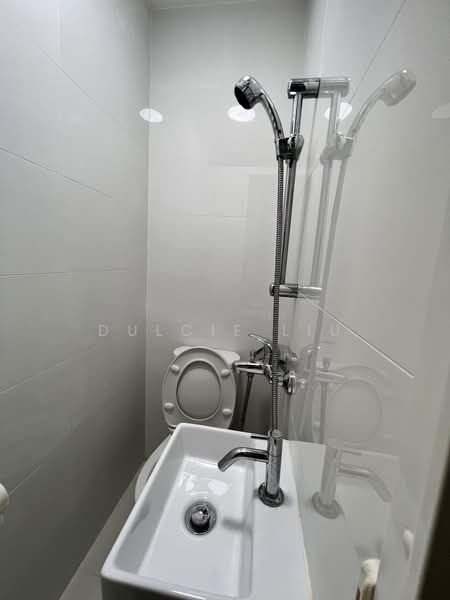 Bartley Ridge, 42 Mount Vernon Road, 4 Bedrooms, 1,249 sqft, Condominium For Rent, by Dulcie Liu, 500186596 - Bathroom - PropertyGuru.com.sg