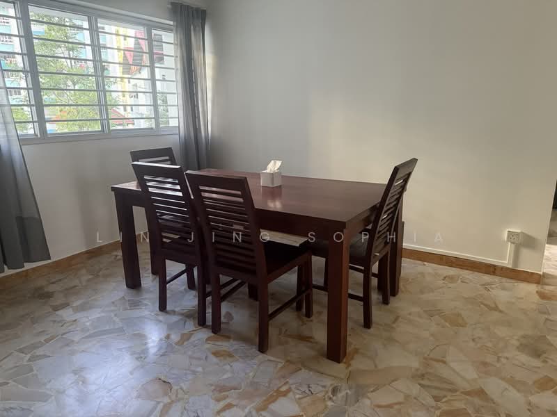 263 Jurong East Street 24, 263 Jurong East Street 24, 3 Bedrooms, 1,300 sqft, HDB Flat For Rent, by Lin Jing Sophia, 500186618 - Dining Room - PropertyGuru.com.sg