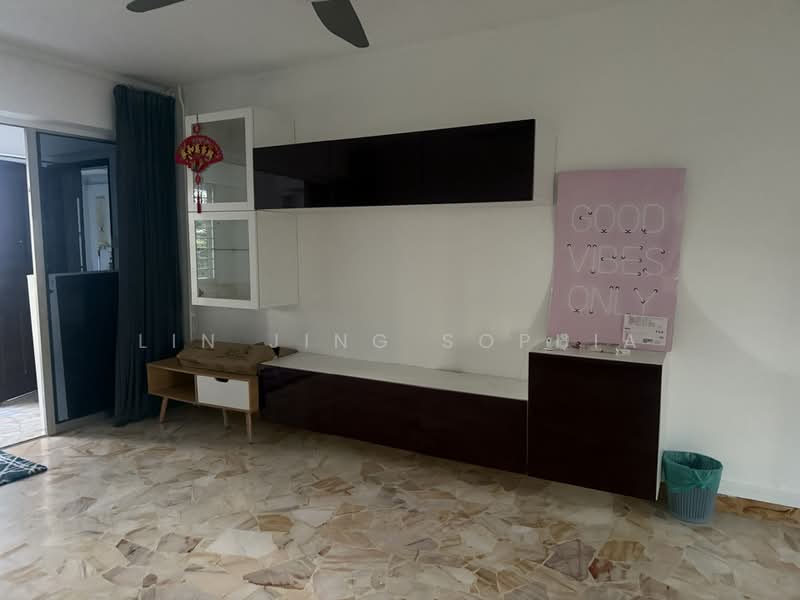 263 Jurong East Street 24, 263 Jurong East Street 24, 3 Bedrooms, 1,300 sqft, HDB Flat For Rent, by Lin Jing Sophia, 500186618 - Living Room - PropertyGuru.com.sg