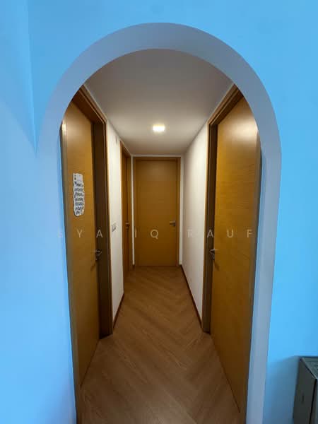 Hedges Park Condominium, 89 Flora Drive, 2 Bedrooms, 872 sqft, Condominium For Sale, by Syafiq Rauf, 500186620 - Corridor - PropertyGuru.com.sg