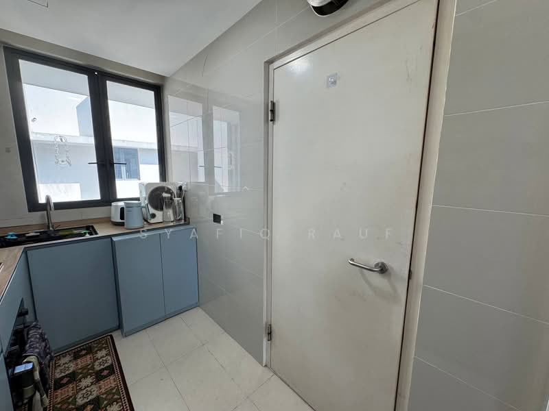 Hedges Park Condominium, 89 Flora Drive, 2 Bedrooms, 872 sqft, Condominium For Sale, by Syafiq Rauf, 500186620 - Kitchen - PropertyGuru.com.sg