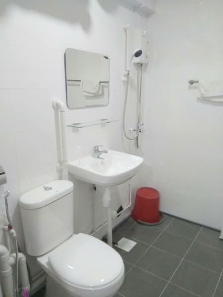 108 Potong Pasir Avenue 1, 108 Potong Pasir Avenue 1, Room Rental, 120 sqft, HDB Flat For Rent, by Kenny Kan, 500186623 - Bathroom - PropertyGuru.com.sg