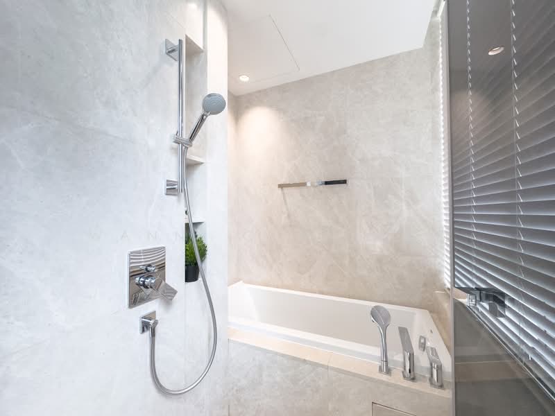 Riviere, 3 Jiak Kim Street, 3 Bedrooms, 1,507 sqft, Condominium For Sale, by Wanni Chan 陈寀颖, 500186625 - Master Bathroom - PropertyGuru.com.sg