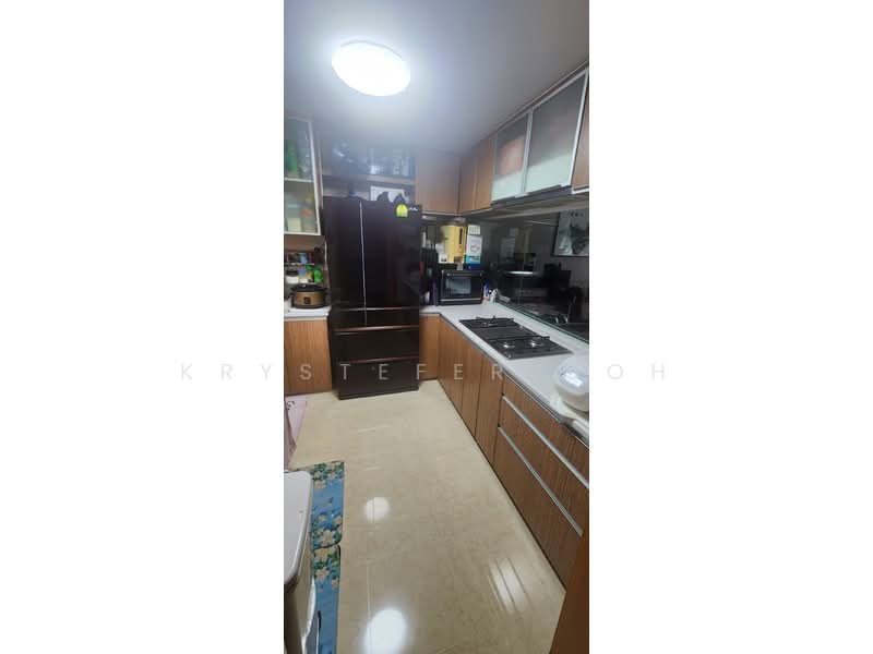 The Lakeshore, 33 Jurong West Street 41, Room Rental, 150 sqft, Condominium For Rent, by Krystefer Goh, 500186628 - Kitchen - PropertyGuru.com.sg
