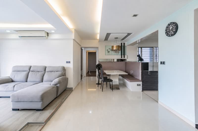 572A Woodlands Avenue 1, 572A Woodlands Avenue 1, 3 Bedrooms, 1,206 sqft, HDB Flat For Sale, by Gina Tow, 500186634 - Living Room - PropertyGuru.com.sg