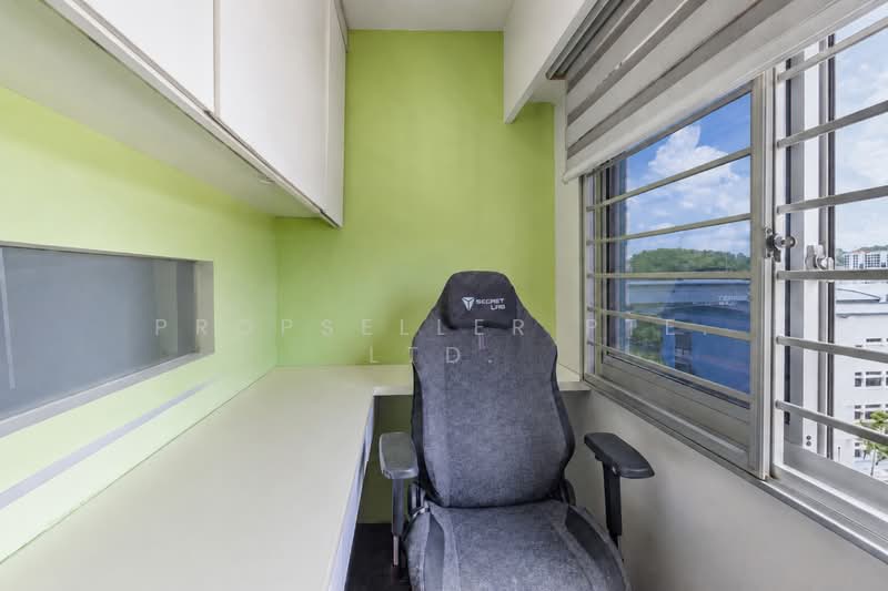 572A Woodlands Avenue 1, 572A Woodlands Avenue 1, 3 Bedrooms, 1,206 sqft, HDB Flat For Sale, by Gina Tow, 500186634 - Study - PropertyGuru.com.sg