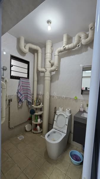 978C Buangkok Crescent, 978C Buangkok Crescent, Room Rental, 100 sqft, HDB Flat For Rent, by Tan Chong, 500186635 - Bathroom - PropertyGuru.com.sg