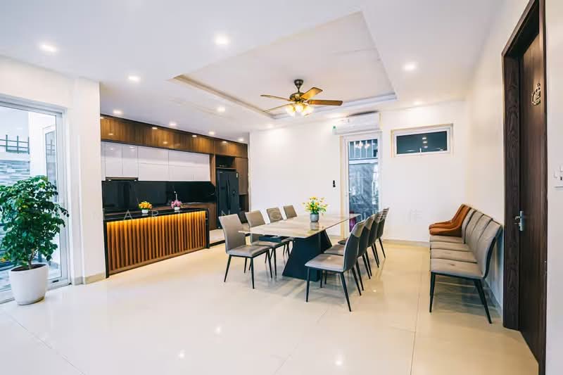 NEW LISTING 🔥 One Tree Hill Estate 🔥 ELEVATED Wide Corner Plot 🔥, One Tree Hill Estate, 9 Bedrooms, 4,600 sqft, Detached House For Sale, by Martin Goh 吴伟楠, 500186647 - Dining Room - PropertyGuru.com.sg