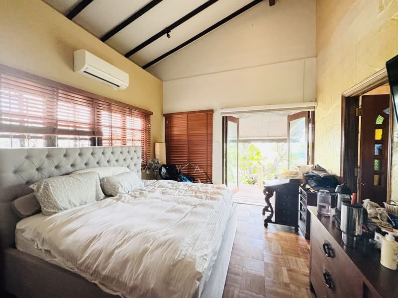 Classical Semi-D with Big land at elveatd ground, Walk to Bishan MRT/ Junction 8, call 8130 3636 to view, 5 Bedrooms, 4,000 sqft, Semi-Detached House For Sale, by Kim Yan 金燕, 500186661 - Bedroom - PropertyGuru.com.sg