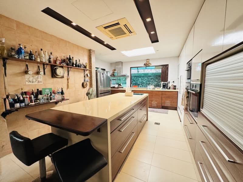 Classical Semi-D with Big land at elveatd ground, Walk to Bishan MRT/ Junction 8, call 8130 3636 to view, 5 Bedrooms, 4,000 sqft, Semi-Detached House For Sale, by Kim Yan 金燕, 500186661 - Kitchen - PropertyGuru.com.sg
