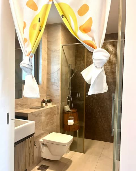 Rich Residence, , 5 Bedrooms, 4,446 sqft, Cluster House For Sale, by Wee Kher, 500186676 - Bathroom - PropertyGuru.com.sg