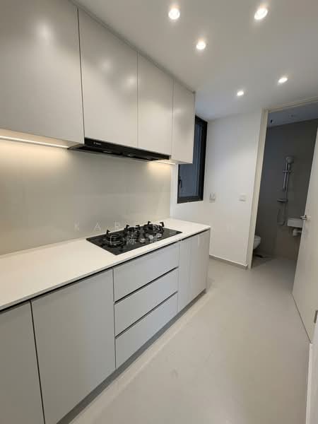 Altura, 111 Bukit Batok West Ave. 8, 4 Bedrooms, 1,206 sqft, Executive Condominium For Rent, by Karen Tan (陈桂英), 500186680 - Kitchen - PropertyGuru.com.sg
